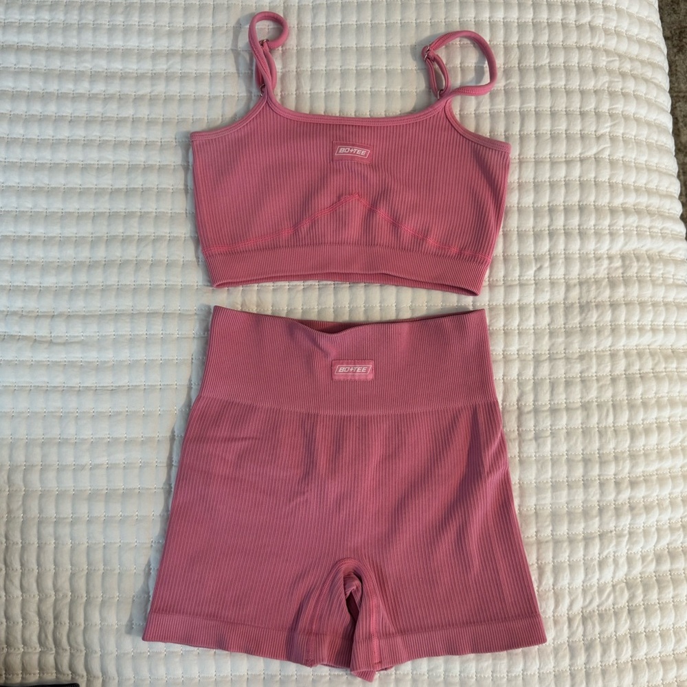 [Sold on Depop] BO+TEE PINK WORKOUT SET